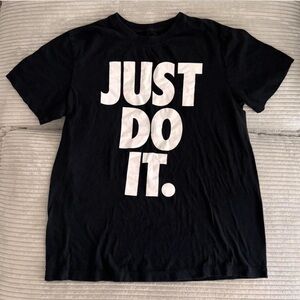 Women’s Nike t-shirt